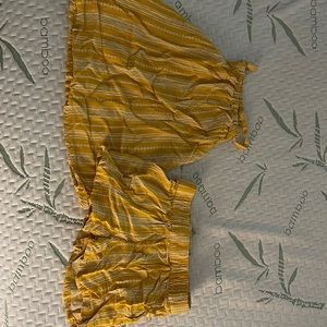 Little wrinkly but super cute old navy short and tank toddler set